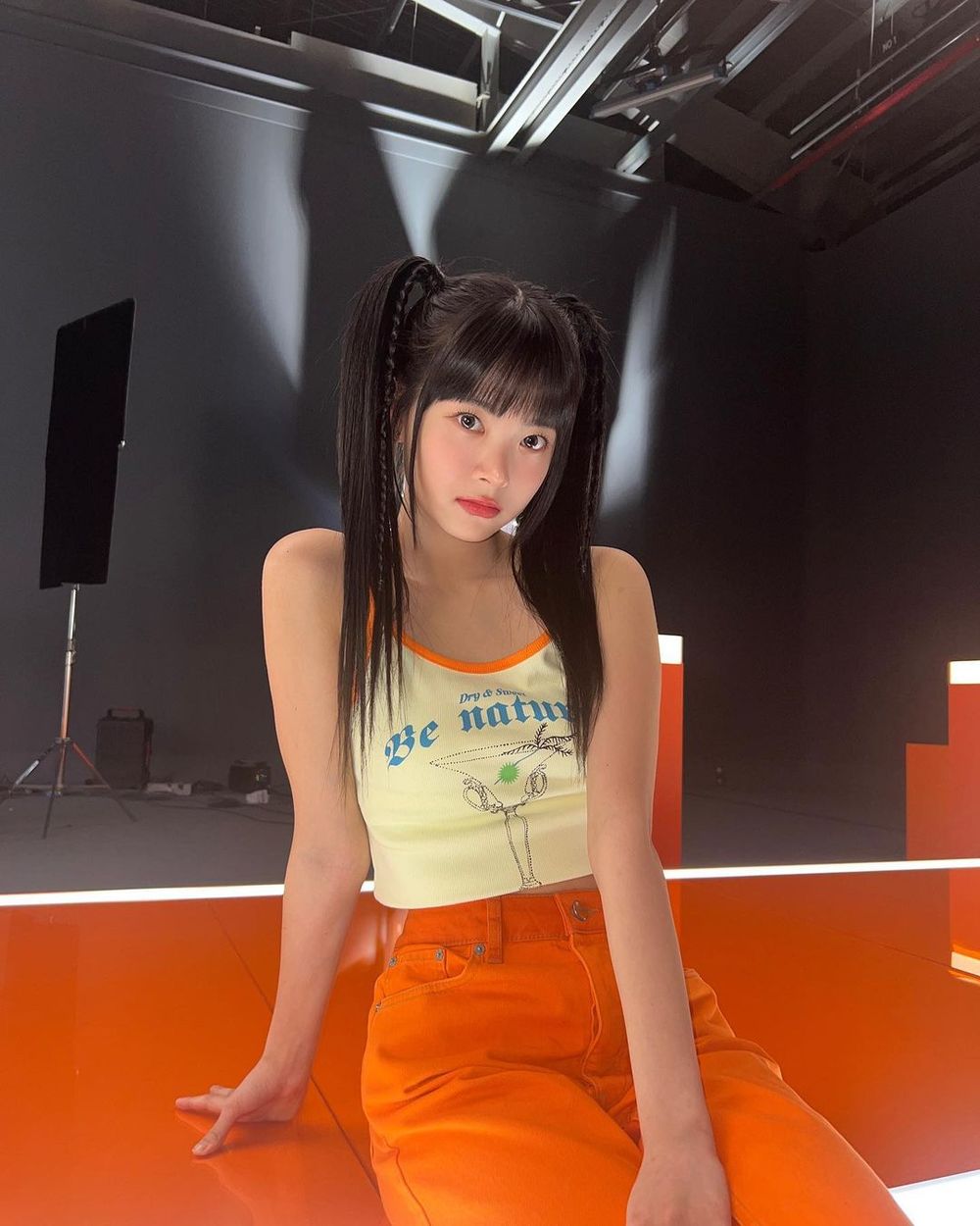 LE SSERAFIM首次來台參加2024除夕紅白藝能大賞！5成員私服曝光身材好到嚇人！-4