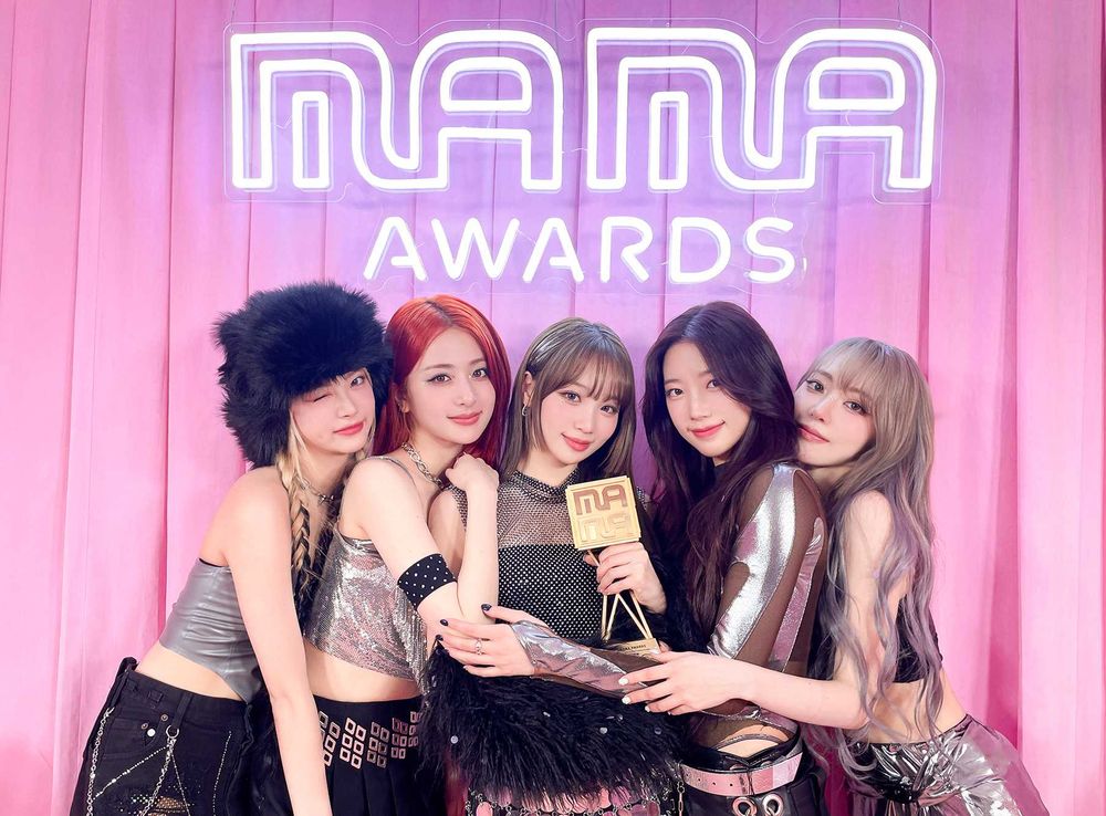 LE SSERAFIM首次來台參加2024除夕紅白藝能大賞！5成員私服曝光身材好到嚇人！-14