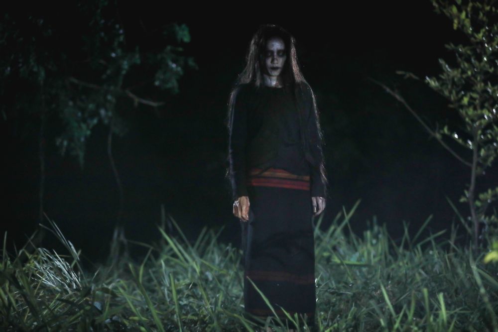 泰國首部IMAX鬼片《鬼聲泣》挑戰影史上最多鬼畫面，駕駛半夜開車遇成群長髮女鬼吊樹！-2