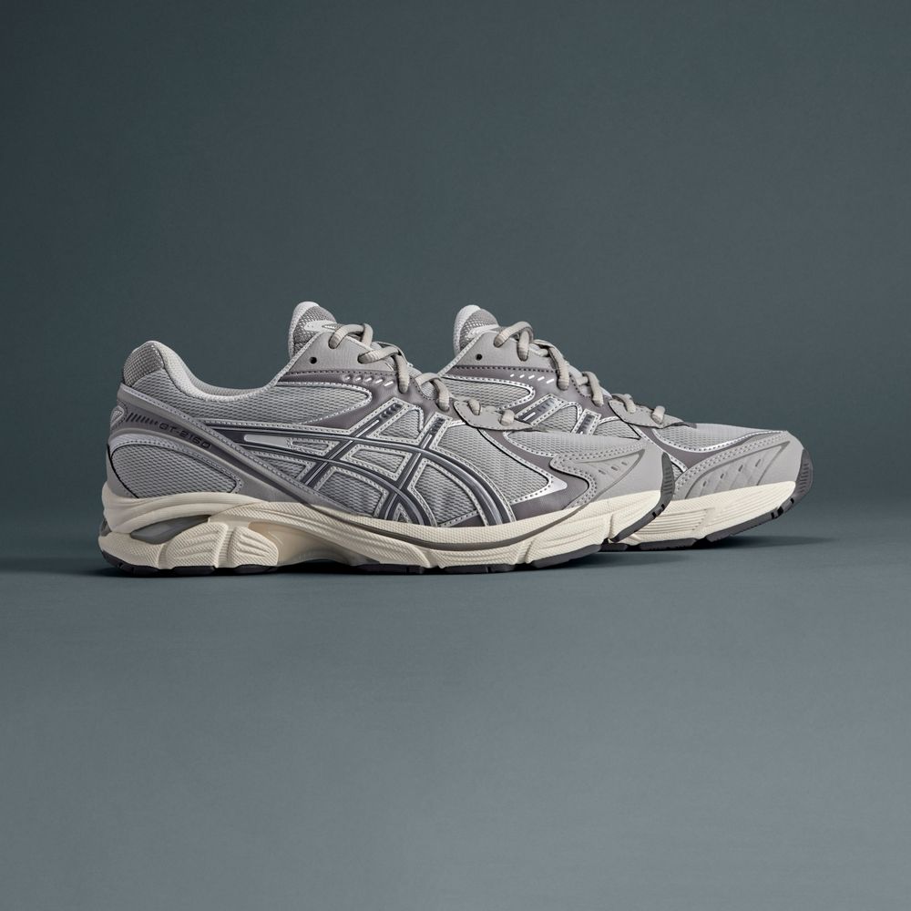 必買銀色球鞋TOP5推薦！ASICS、Nike、NB...第二名韓妞都搶著穿！-4