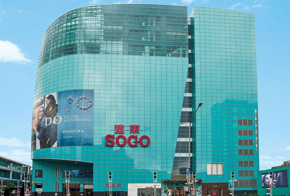 2023百貨周年慶精品包優惠攻略!LV、CELINE、LOEWE...滿萬送千+信用卡回饋現省好幾千!-8