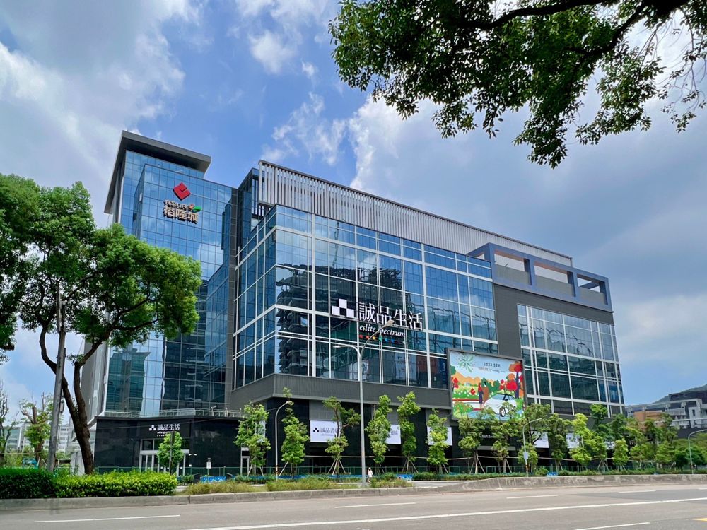 終於等到了！新店首間UNIQLO在裕隆城！雞蛋糕免費送、290元起獨家特價...開幕優惠整理！-7
