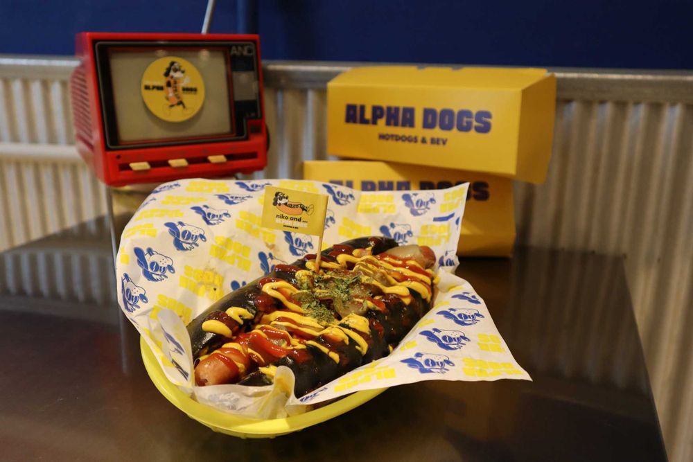 niko and…6週年聯手熱狗專賣店ALPGA DOGS打造起司熱狗堡、巧克力奶昔超欠吃！-1