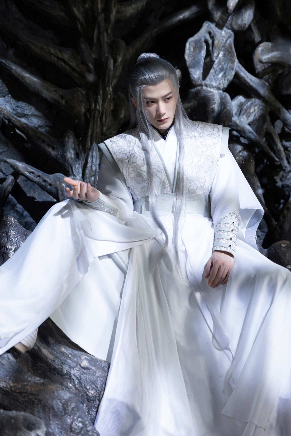 熱播中「漲粉量最多」陸劇演員TOP7!《雲之羽》盧昱曉衝上第二,檀健次第6,冠軍吸粉破70萬!-6