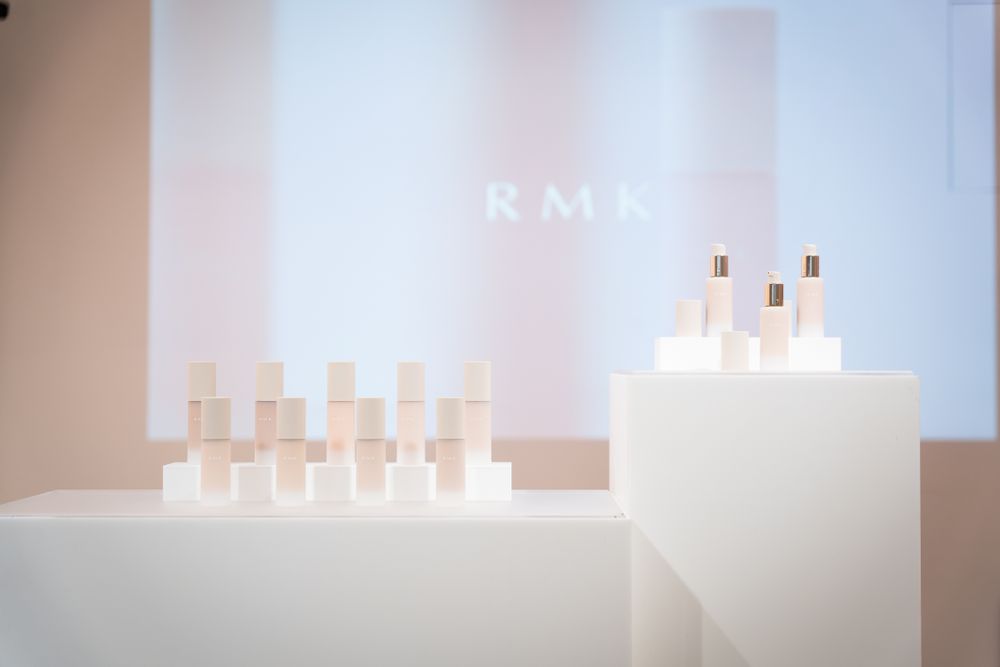 人氣保養型粉底推薦！網友大推8款專櫃「養膚粉底霜」，奢華潤膚、還能提亮緊緻小臉！用過立刻迷上粉底霜！-19