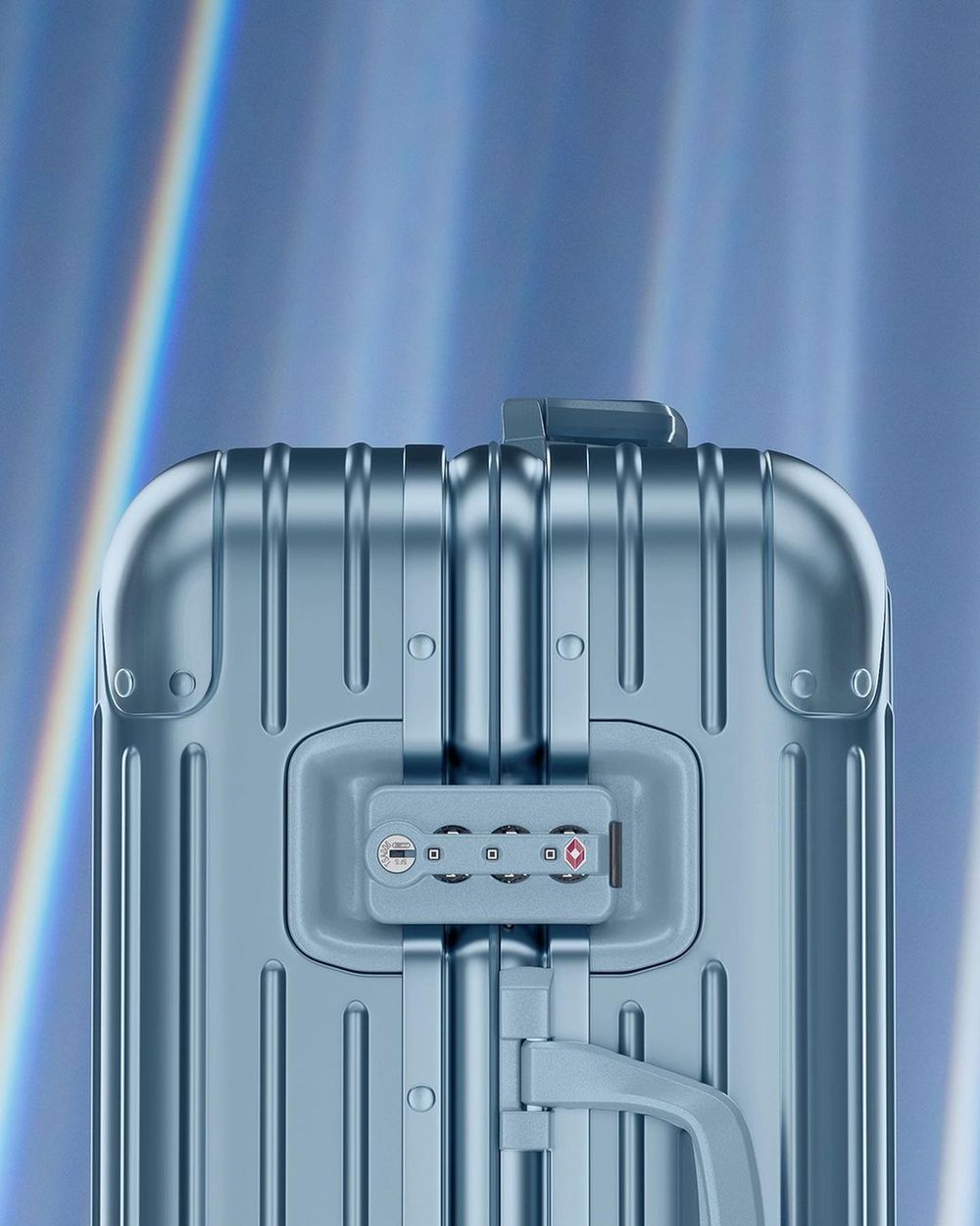 Rosé最愛行李箱品牌RIMOWA 「北極藍」夢幻限定色台灣也買得到了！尺寸、販售地點一次看！-5