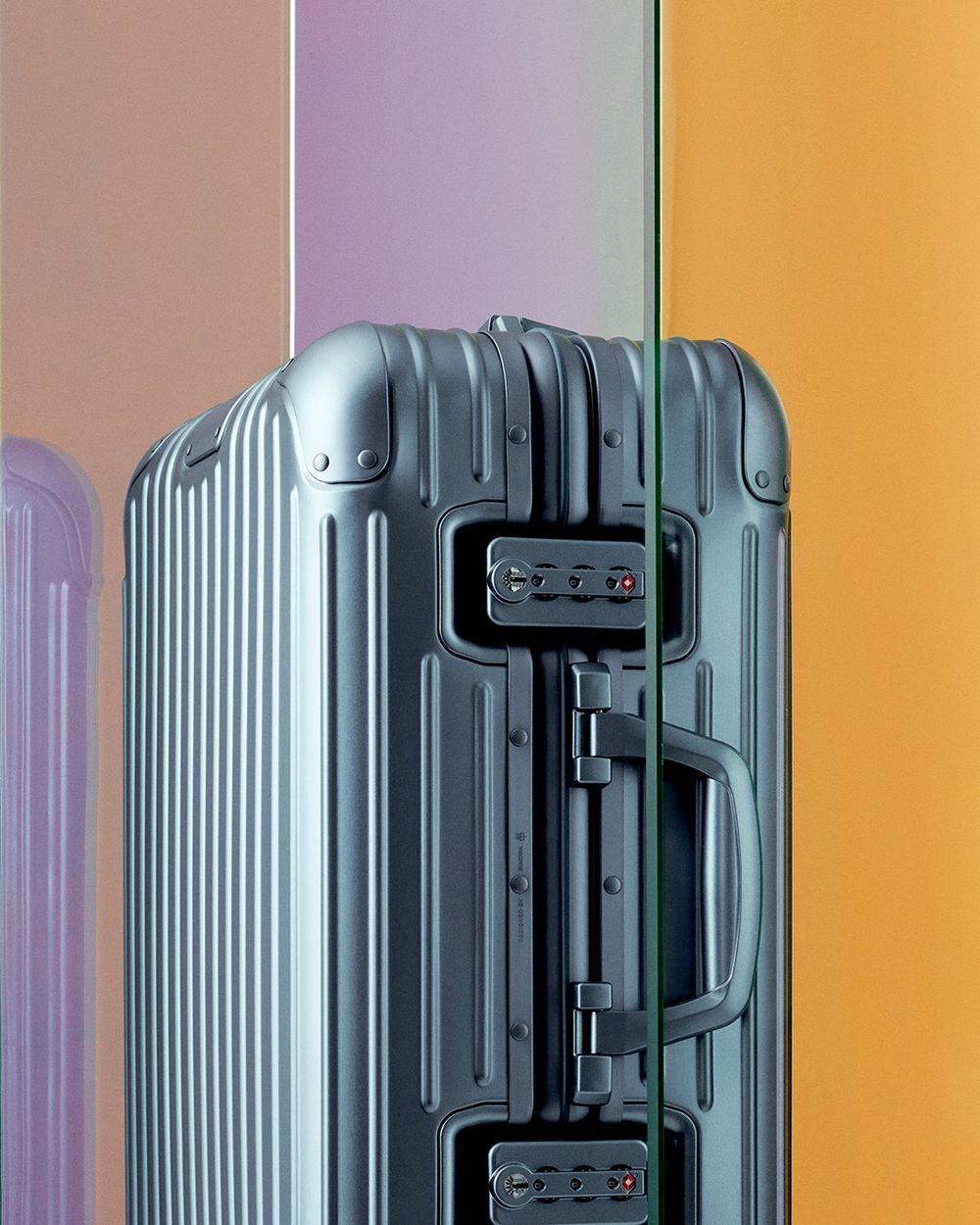 Rosé最愛行李箱品牌RIMOWA 「北極藍」夢幻限定色台灣也買得到了！尺寸、販售地點一次看！-7