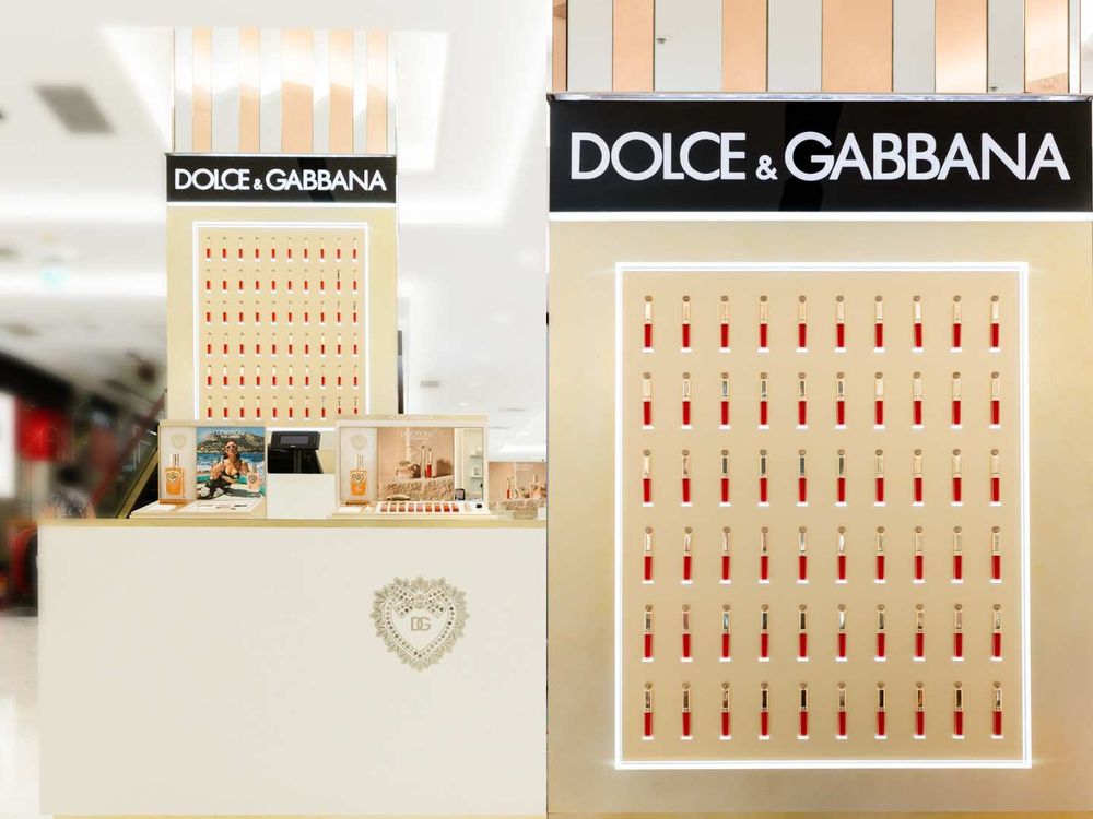 絕美快閃櫃降臨SOGO！Dolce & Gabbana 首次精品聖心墜飾鑲嵌彩妝盒，奢華愛心打亮盤、甜點香調淡香水必收！-15