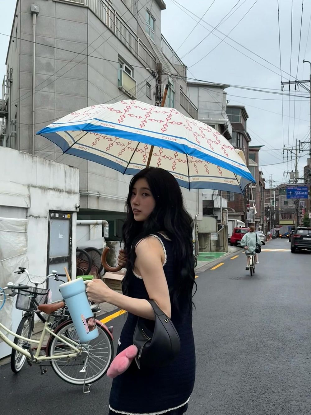 《許願吧，精靈》秀智演活瘋批美人！逆天美貌的7個「美肌瘦身秘訣」，自創洗臉法、企鵝運動韓妞都在做！-15