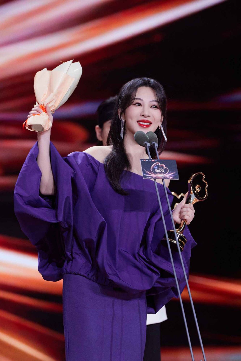 2023微博之夜完整得獎名單出爐！王鶴棣&白鹿合體拿最受矚目演員，楊紫三度奪「微博QUEEN」大獎！-2