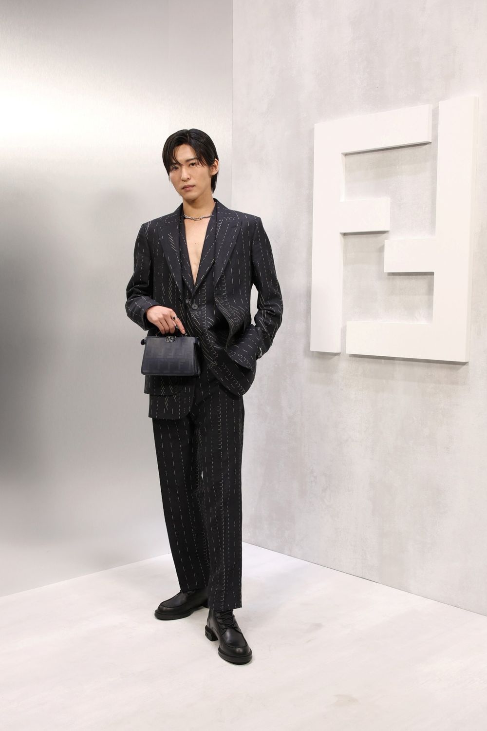 FENDI 2024男裝大秀「第一排」太好看！許光漢、李敏鎬、目黑蓮世紀同框全網暴動！-7