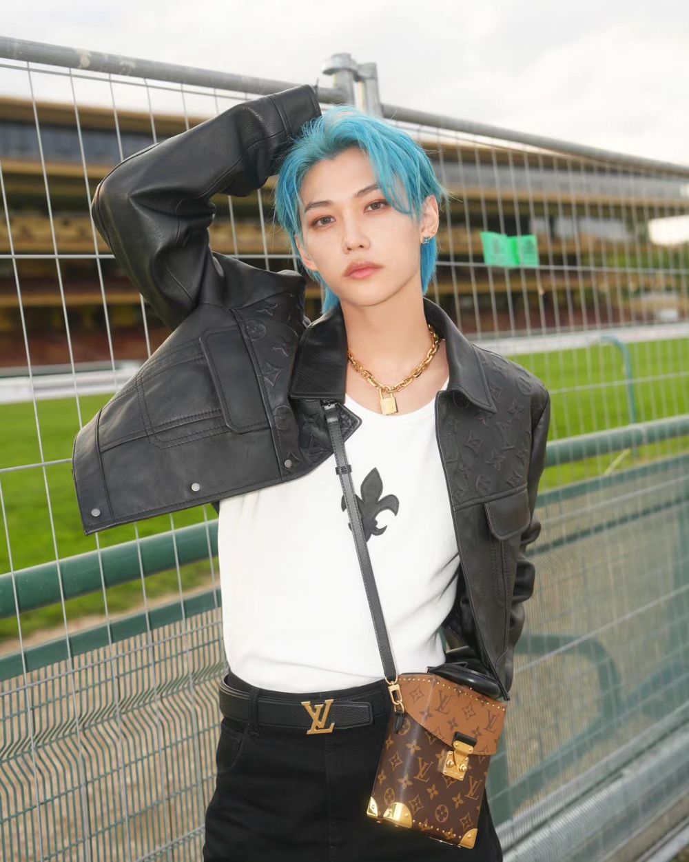 Stray Kids Felix到底多紅？LV寵到「爆款精品包」全奉上、每款都要價不斐！-2
