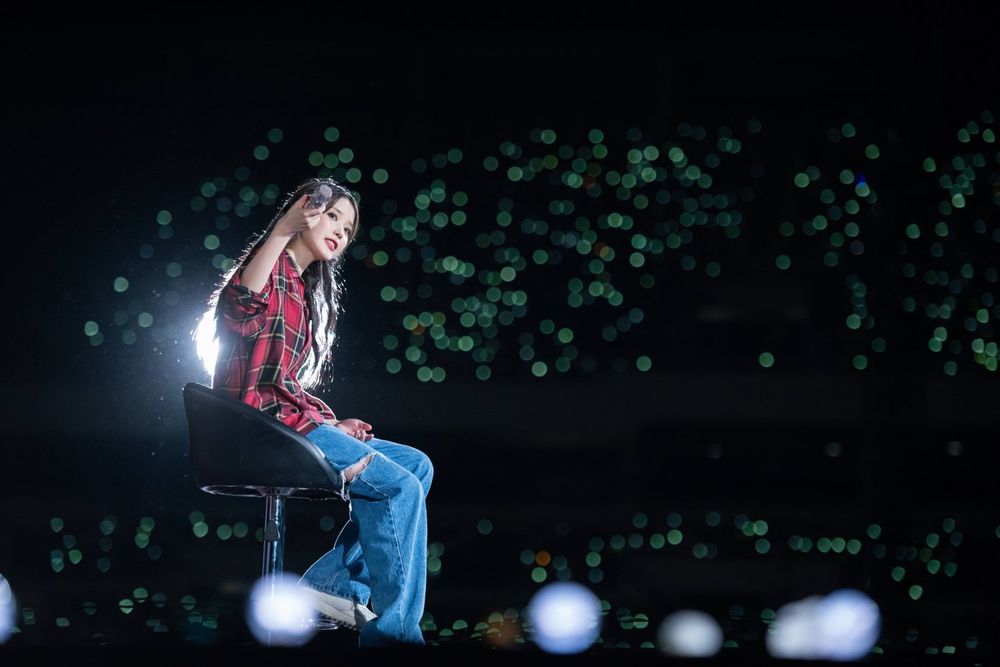 IU睽違4年台灣演唱會門票日期確定！人間仙女「舞台造型」回顧，準備好衝搶票了！-4
