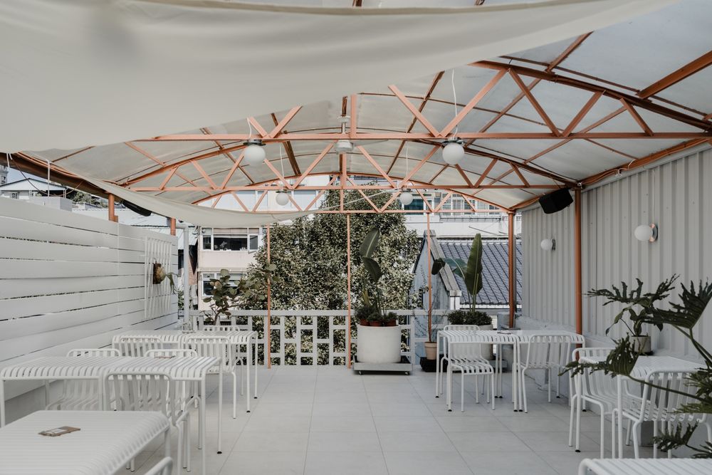 2024中山站必訪咖啡廳！Sweet & Sour Life 四層樓獨棟落地窗超美，草莓戚風蛋糕必點！-8