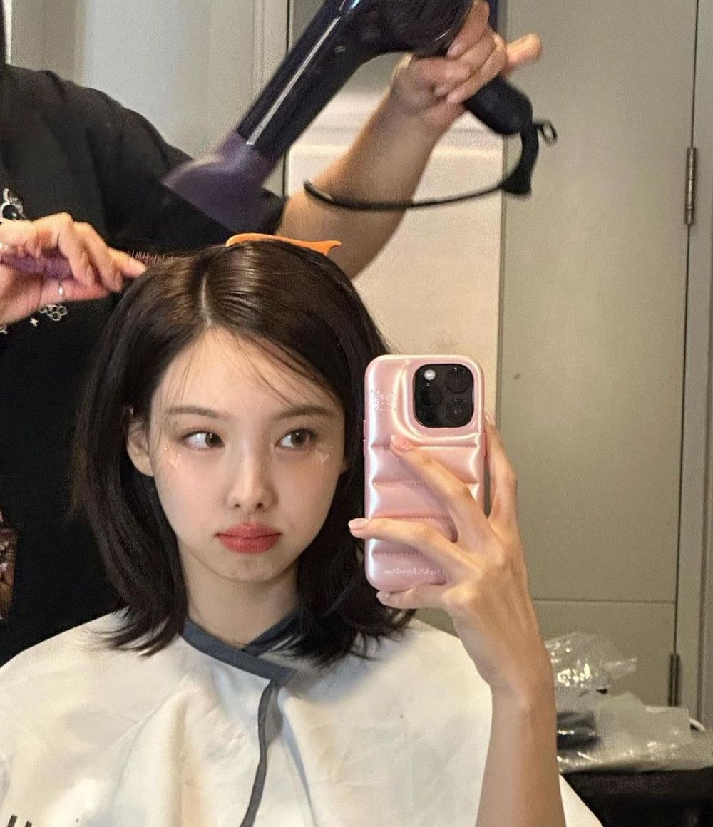 Lisa、TWICE娜璉、aespa Winter最愛「空氣手機殼」台灣也買得到！草莓牛奶色可愛瘋掉！-5