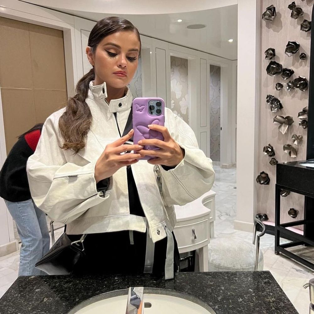 Lisa、TWICE娜璉、aespa Winter最愛「空氣手機殼」台灣也買得到！草莓牛奶色可愛瘋掉！-17