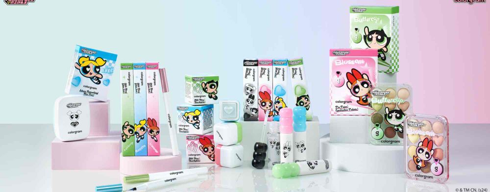 史上最萌聯名！ colorgram推出飛天小女警彩妝，毛毛眼影盤、花花香檳打亮膏、泡泡嫩唇釉..，沒想到這個色號最熱門！-2