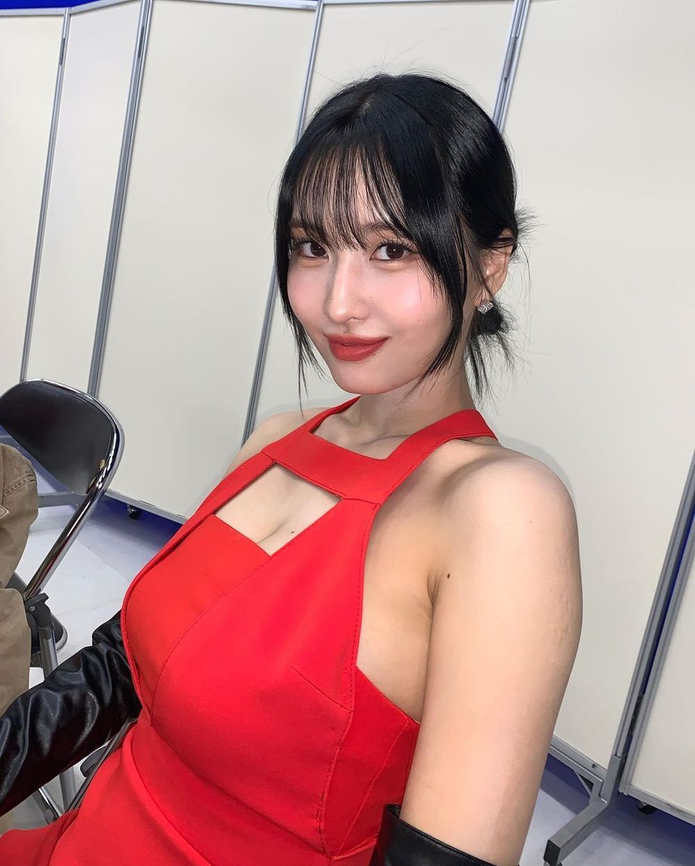 網公認「最適合穿紅色」的女偶像TOP5！張員瑛、Karina這樣穿出有料好身材！-14