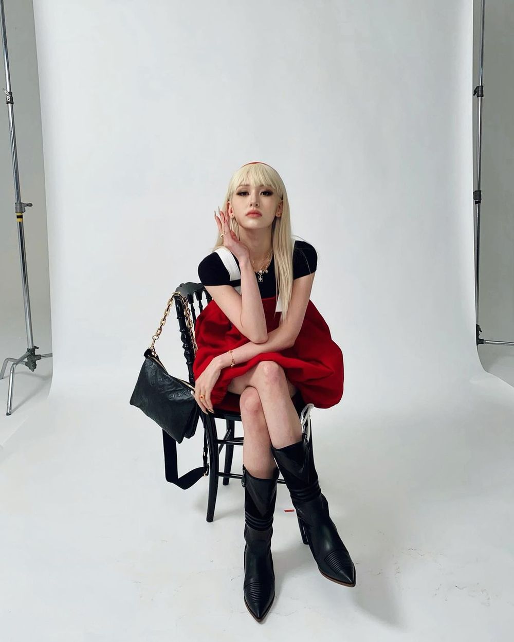 網公認「最適合穿紅色」的女偶像TOP5！張員瑛、Karina這樣穿出有料好身材！-16