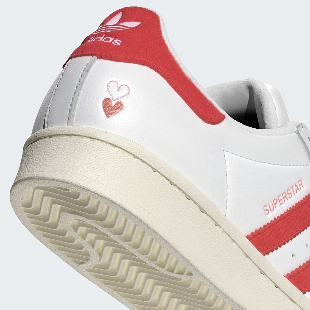 adidas Originals情人節限定曝光！SUPERSTAR、STAN SMITH小愛心球鞋必買！-3