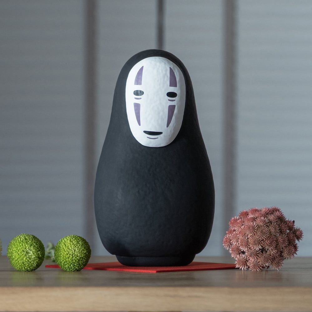 無臉男粉絲必收！造型不倒翁超精緻、「大口大口吃」存錢筒投錢還會發出打嗝聲！-3