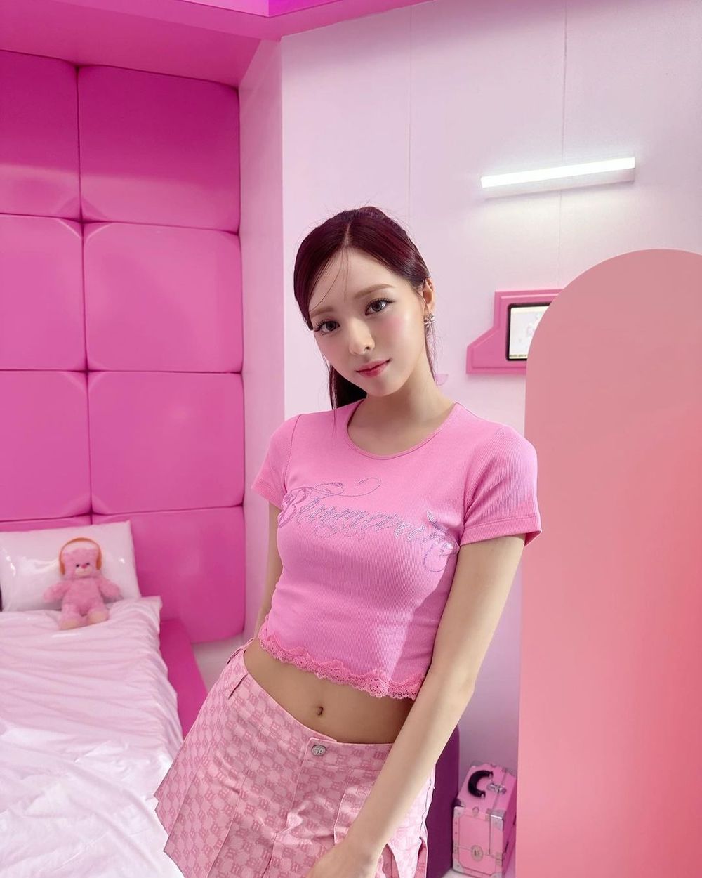 網票選6位「身材完美到不科學」女偶像！Lisa、張員瑛腿長107公分，胸以下都是腿！-2