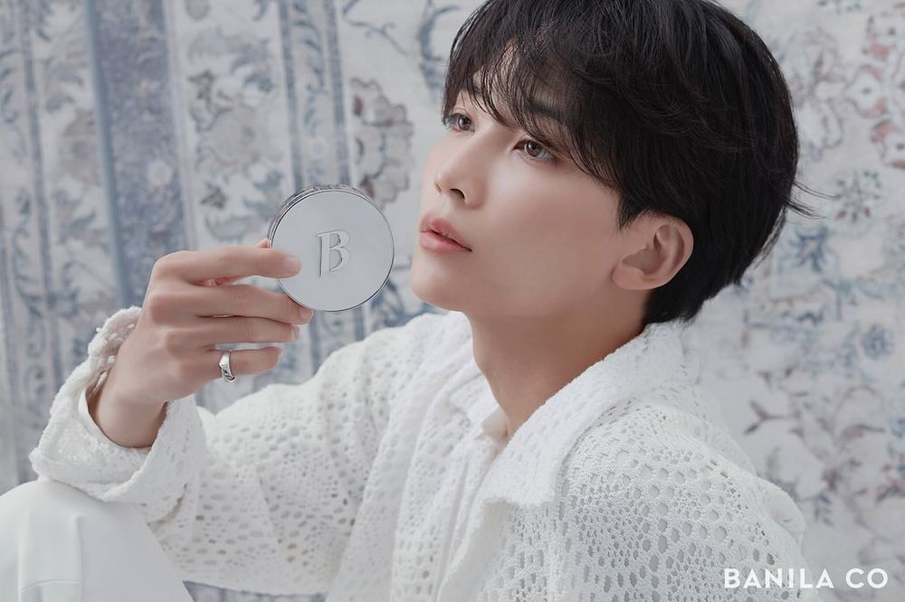 aespa、文佳煐最愛韓牌MLB新款！banila co夢幻嫩粉紅聯名氣墊，閃粉化妝包配一套，手持氣墊補妝、美出天際！-14