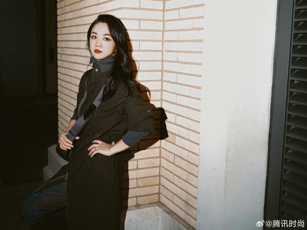 Burberry 2024冬季大秀前排亮點！「不老女神」全智賢驚人美貌、泰星Bright自拍太可愛！-12