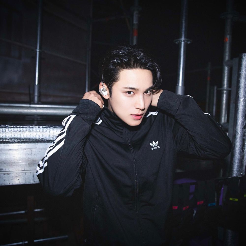 韓網票選！開學「最想要坐隔壁」韓國偶像TOP8！Karina排第8，秀彬、珉奎通通輸給他！-10