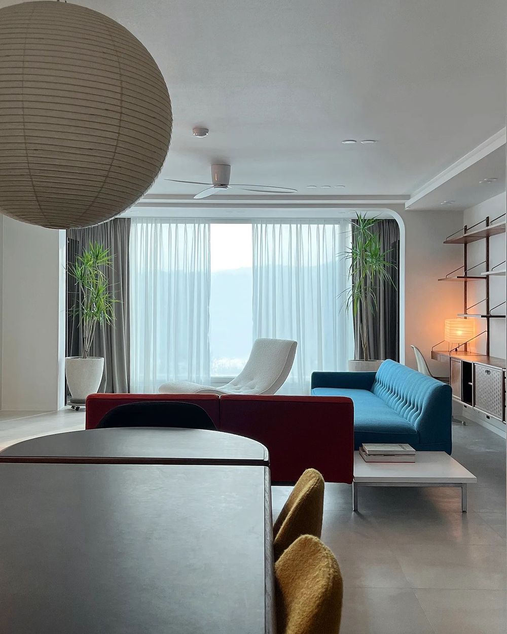 NewJeans宿舍裝潢真面目曝光！團員親自挑沙發家具布置，比樣品屋還美！-6