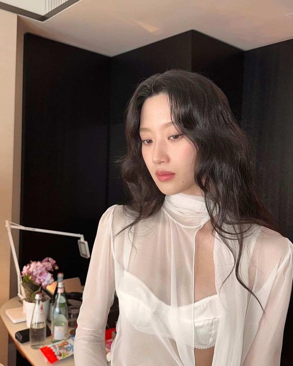 文佳煐女神降臨！Dolce&Gabbana時裝周「薄紗透膚美胸」有料身材米蘭引暴動！-7