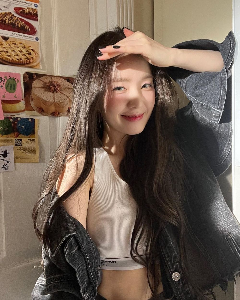 特搜韓國6位「不科學巴掌臉」女偶像！IU、張員瑛、Karina...臉小到耳機變超巨大？！-16