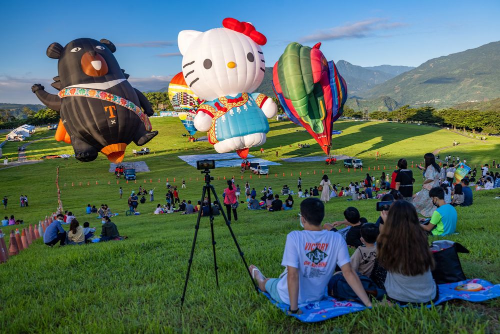 2024台東熱氣球嘉年華來了！Hello Kitty熱氣球、光雕音樂會「這天起」連45天登場快筆記！-2
