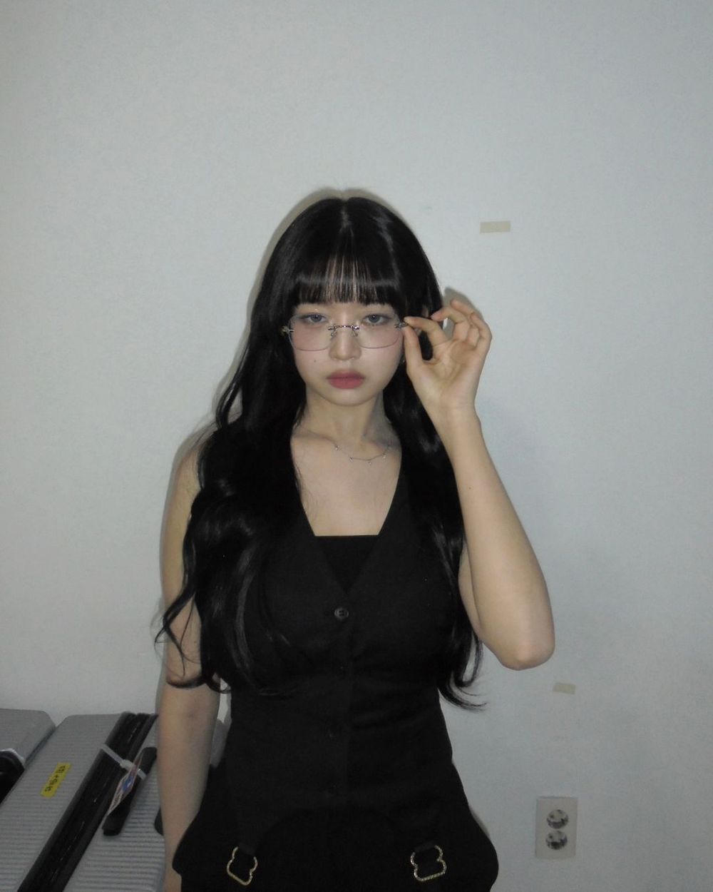 無框眼鏡回來了？！Jisoo、宮脇咲良戴起來變「嬰兒巴掌臉」的秘密曝光！-5