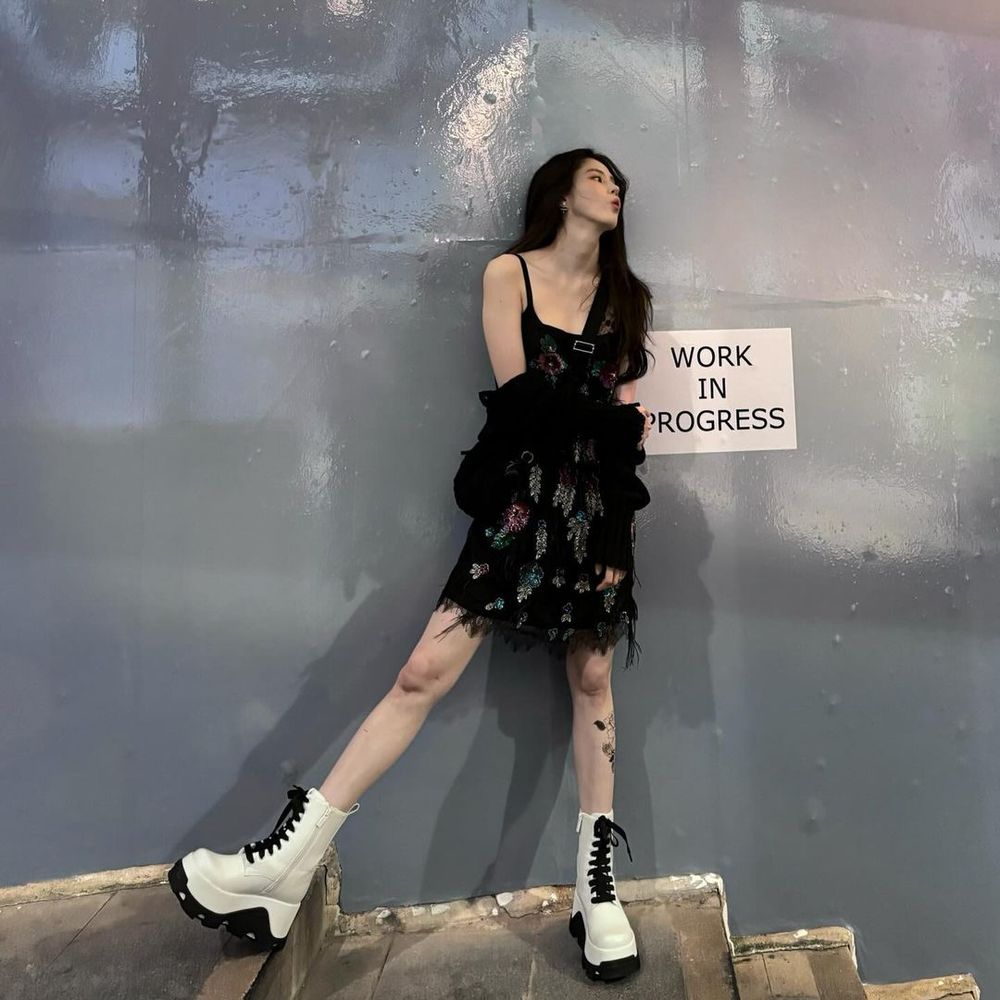 韓韶禧、柳俊烈夏威夷約會穿這樣！5招「高段斬男穿搭術」解析、透膚薄紗性感純欲風，連影帝都淪陷？！-14