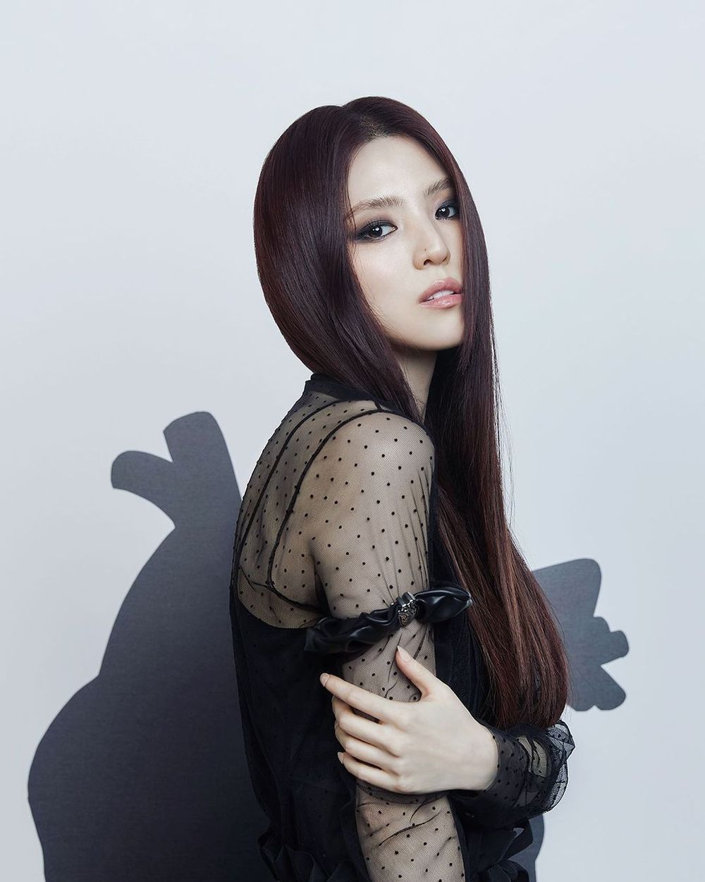 韓韶禧、柳俊烈夏威夷約會穿這樣！5招「高段斬男穿搭術」解析、透膚薄紗性感純欲風，連影帝都淪陷？！-12