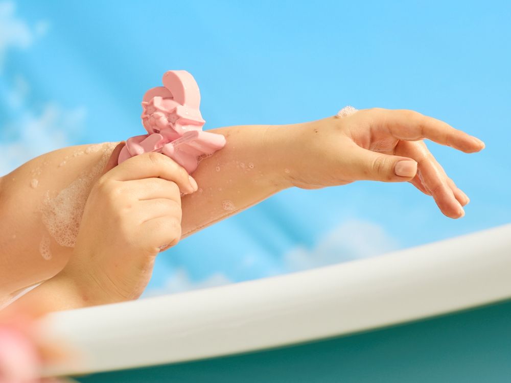 2024復活節限定！LUSH柑橘香氣兔子汽泡彈、七色蘿蔔泡泡浴芭...，竟然還有粉紅果汁兔子面膜！-5