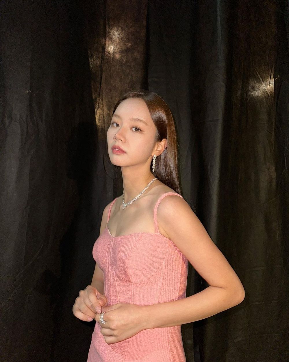 邊佑錫也是她摯友？！8點認識話題女神「惠利」人緣超好、精品搶合作⋯看完會愛上她！-6