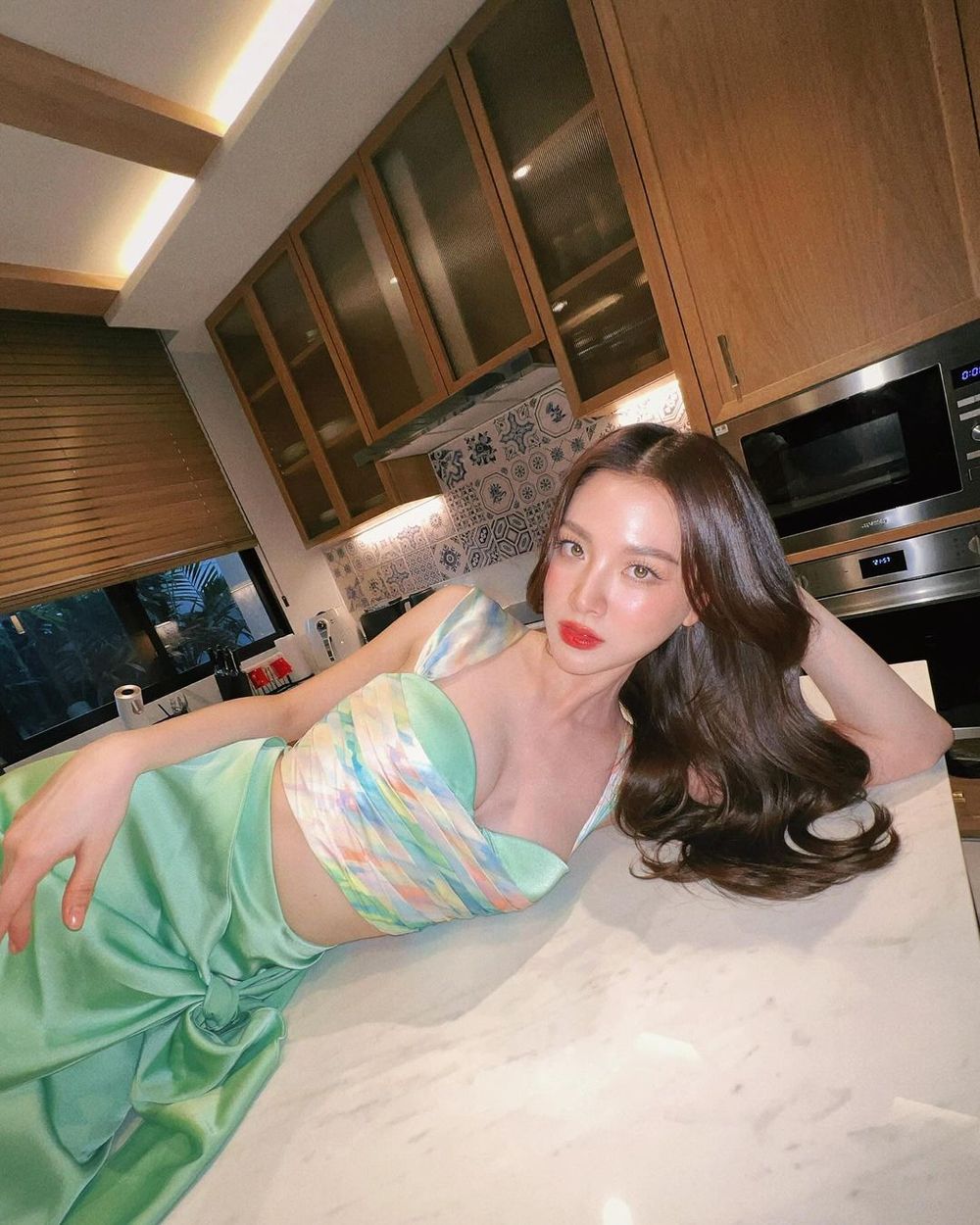 LOEWE新全球品牌大使是她！泰版《我的ID是江南美人》Baifern平采娜美到癱瘓網路？！-9