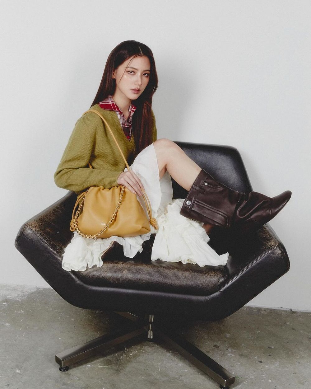 LOEWE新全球品牌大使是她！泰版《我的ID是江南美人》Baifern平采娜美到癱瘓網路？！-13