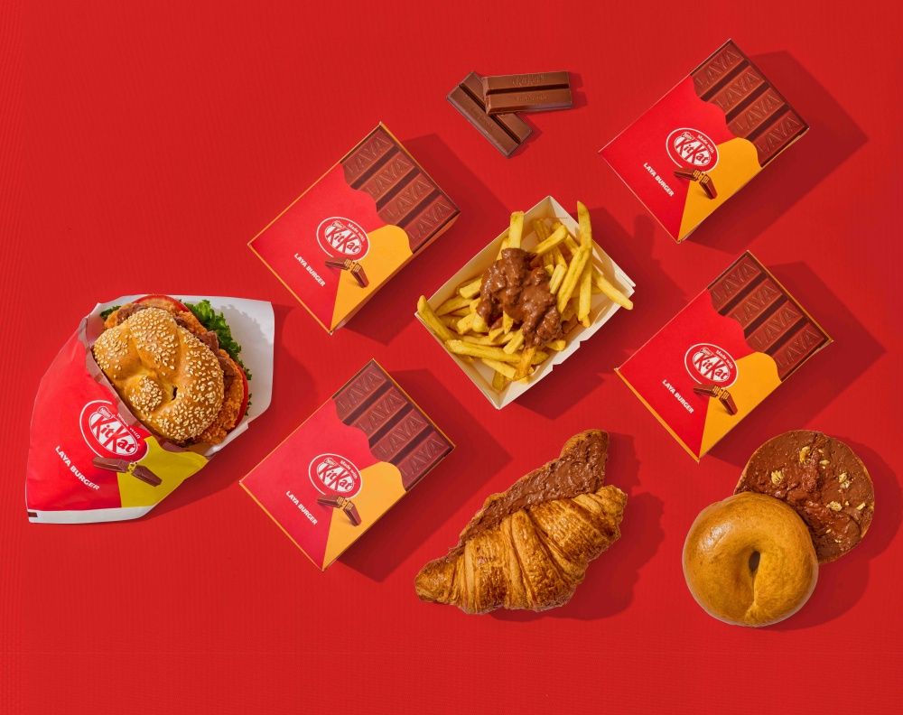 吃早餐還能抽東京來回機票！拉亞漢堡×KITKAT「巧克力脆薯、可可炸雞堡」鹹甜風味超療癒！-4