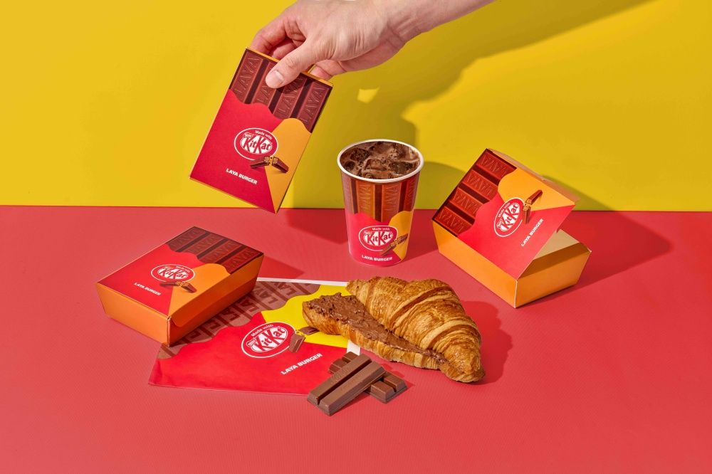 吃早餐還能抽東京來回機票！拉亞漢堡×KITKAT「巧克力脆薯、可可炸雞堡」鹹甜風味超療癒！-9