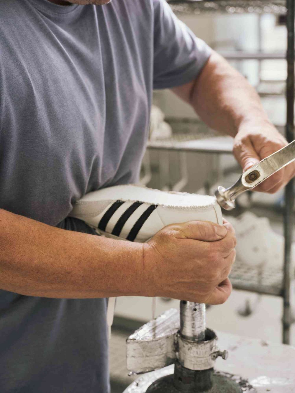 2024球鞋必買這雙！adidas Originals x JJJJound聯手為Samba換上新衣！開賣日期是「這天」-4