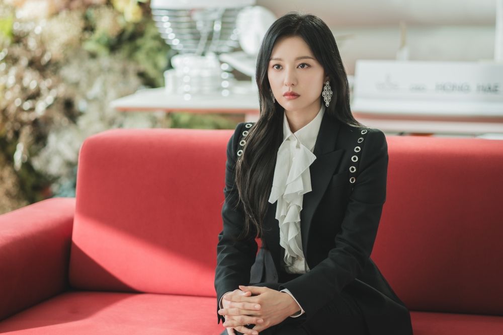 金智媛來台灣穿這樣！AI小臉+漫畫腰太美！《淚之女王》千金有錢人穿搭圖鑑回顧！-5