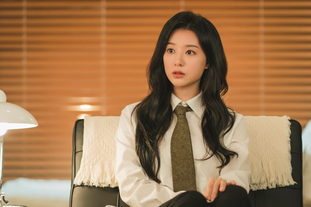 金智媛來台灣穿這樣！AI小臉+漫畫腰太美！《淚之女王》千金有錢人穿搭圖鑑回顧！-6