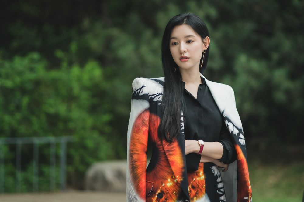 金智媛來台灣穿這樣！AI小臉+漫畫腰太美！《淚之女王》千金有錢人穿搭圖鑑回顧！-15