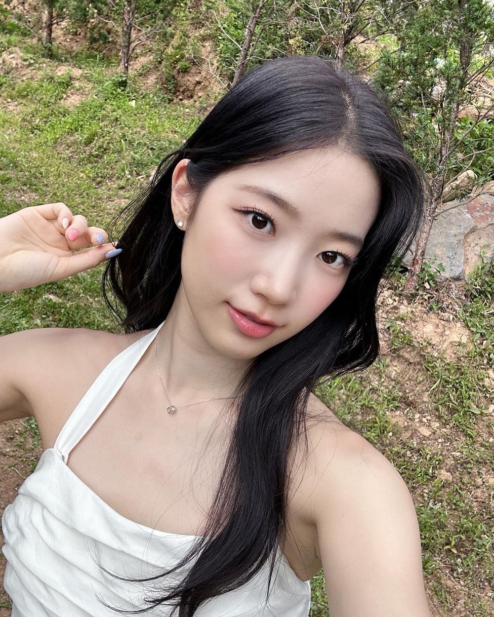 網熱議7位「初戀系」韓團女偶像！舒華素顏清純美爆發，安俞真、Minji古典氣質太甜美！-4