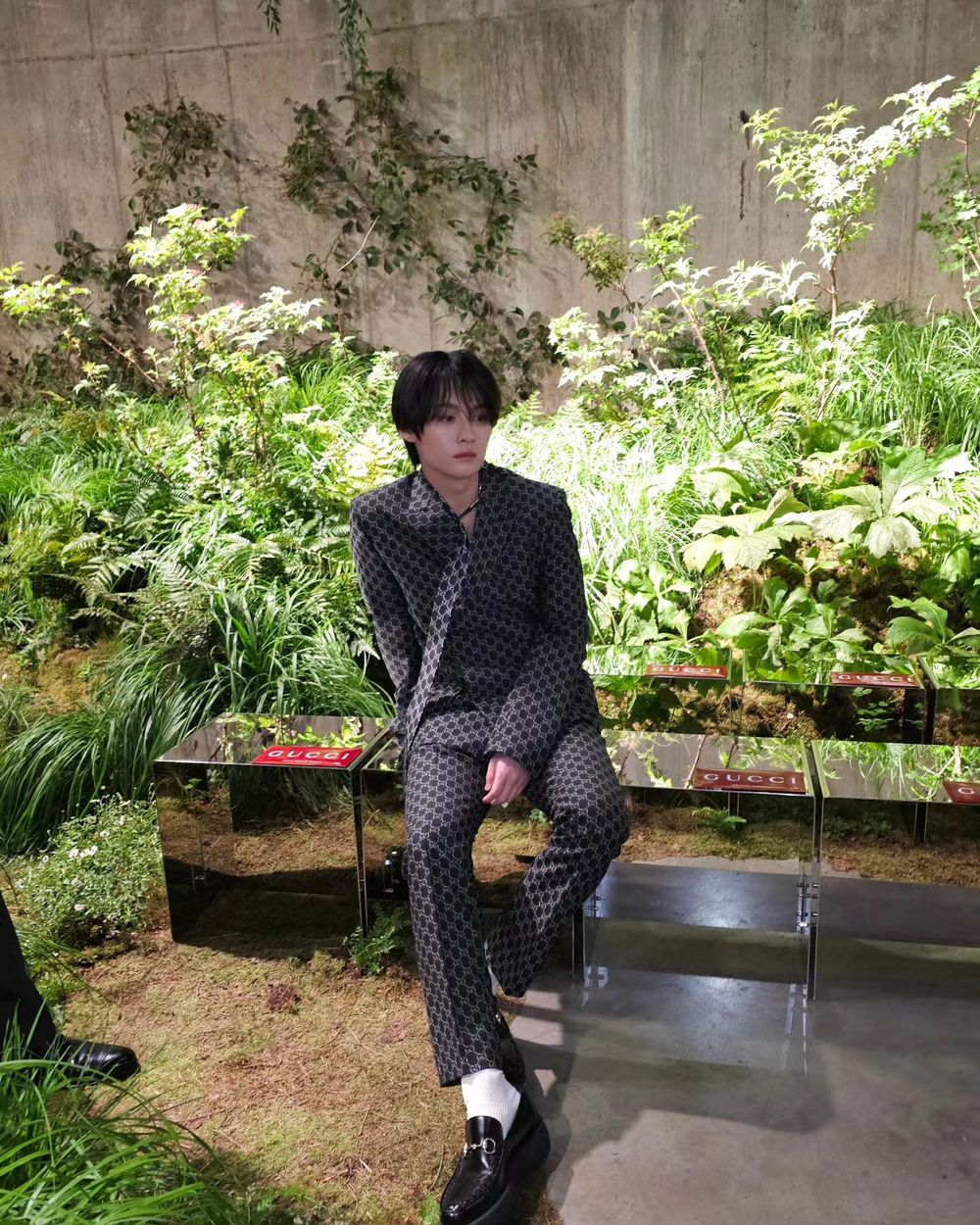 Lee Know出席Gucci大秀「可愛貓貓樣」粉絲融化！這顏值是拯救世界了吧！-7