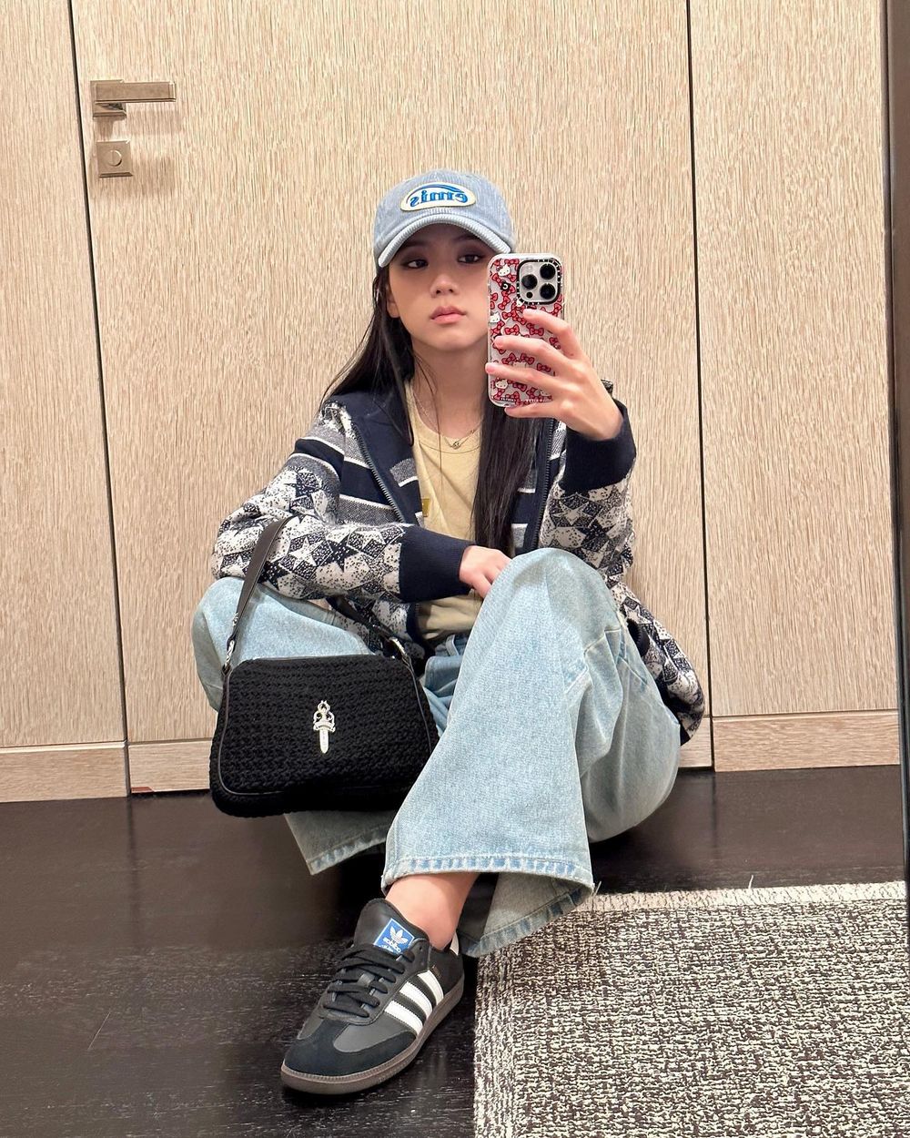 呼叫台中朋友！emis台中快閃店在這！Jisoo帽子、宋雨琦髮箍，同款都買得到！-2