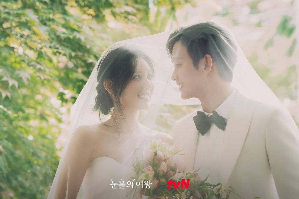 網評6對2024最強韓劇CP！《淚之女王》金秀賢&金智媛太閃、《背著善宰跑》邊佑錫&金惠奫甜死人，這對全網敲碗在一起！-12